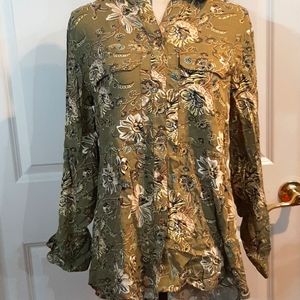 C. Wonder Green Floral Button Down Long Sleeve Blouse NWOT